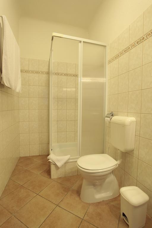 Part Cafe Residence Dunakeszi Pokoj fotografie